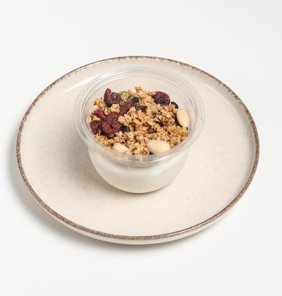 YOGURT & GRANOLA