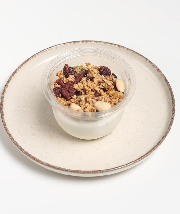 YOGURT & GRANOLA